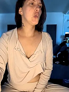 Linalicious online show from April 25, 1:36 pm