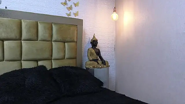 ximenawilliamss online show from June 23, 8:07 pm