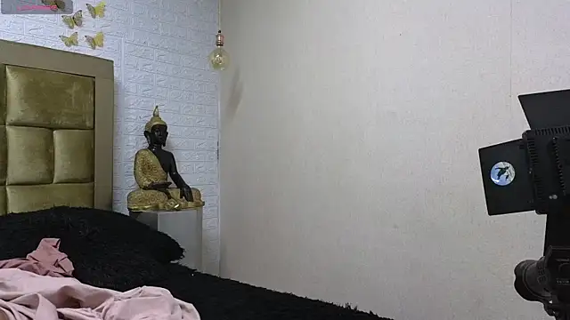 ximenawilliamss online show from June 25, 8:21 pm