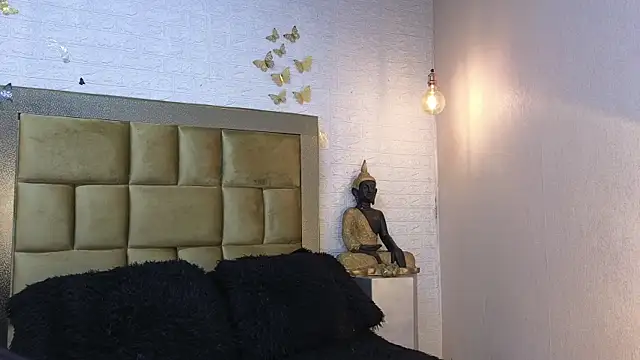ximenawilliamss online show from July 8, 9:17 pm