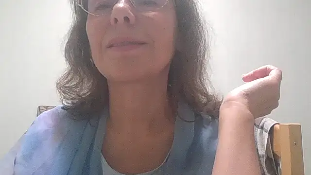 Snapshot of HollyJewel chatting on October 3, 6:24 pm HollyJewel online show from October 3, 6:24 pm