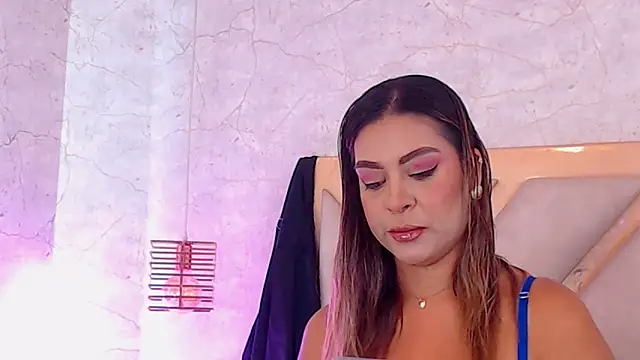 JoannaStanford online show from April 16, 12:11 am