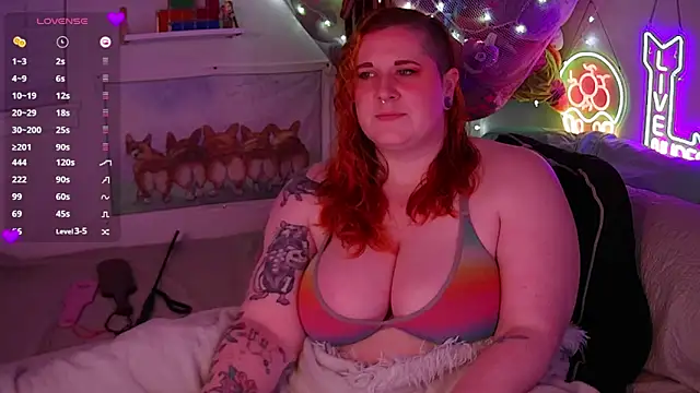 opalreigning online show from April 26, 7:39 am