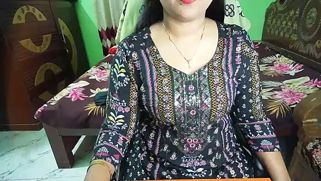 BengaliQueenStar online show from July 3, 5:41 pm