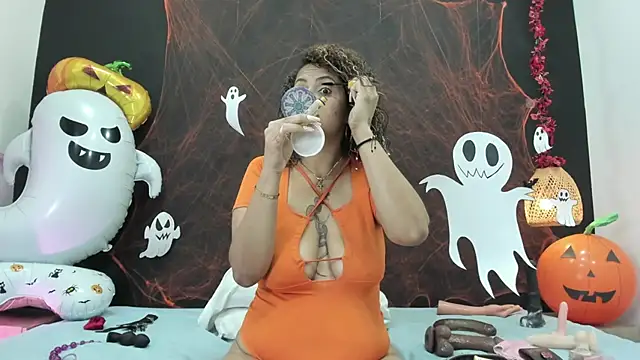 Luna smit08 online show from October 29, 8:33 pm