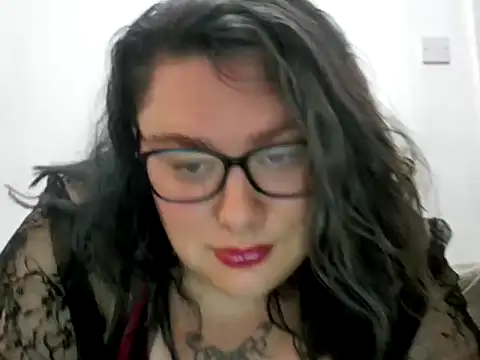 Snapshot of Bustycurves chatting on September 27, 9:44 pm Bustycurves online show from September 27, 9:44 pm