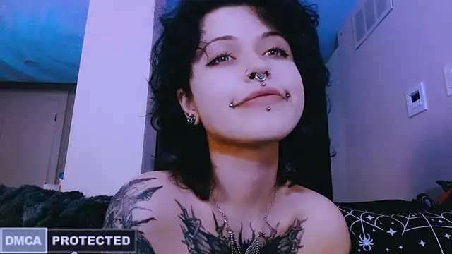 NaughtyLittleFox online show from April 28, 5:44 am