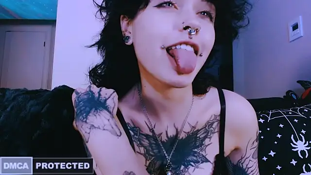 NaughtyLittleFox online show from April 26, 4:43 am