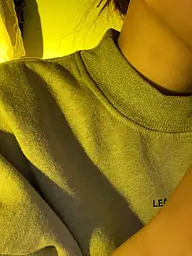 minmin2kk5 online show from February 12, 2:46 am