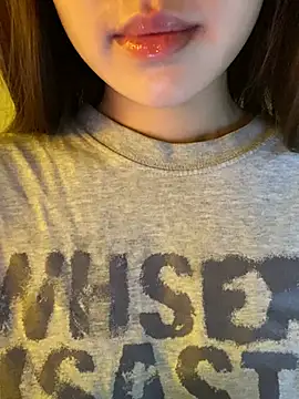 minmin2kk5 online show from April 22, 1:24 am