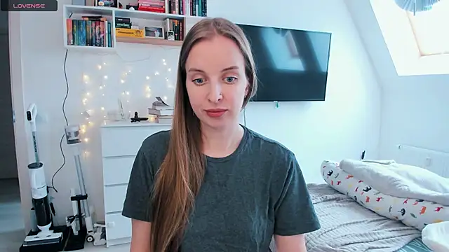 violet blue eyes online show from April 30, 1:05 pm