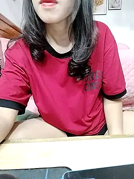 cream1299 online show from October 29, 12:42 pm