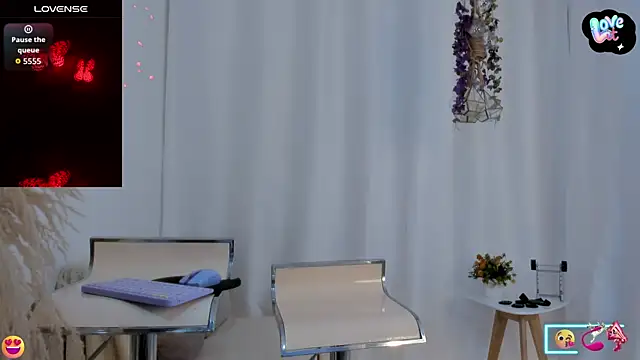 Helena-Fits online show from November 16, 8:42 pm