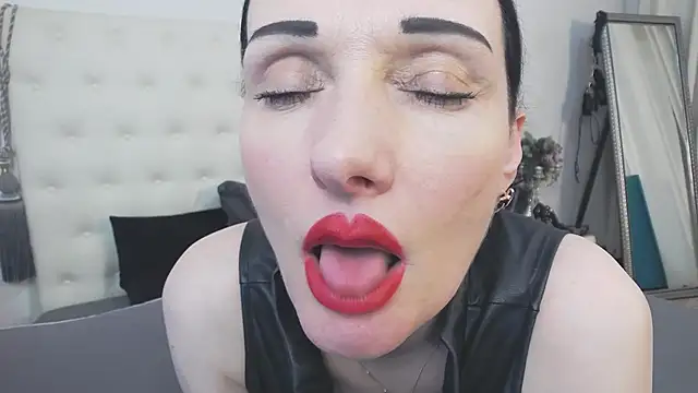 AlinaOnly online show from April 20, 6:11 pm