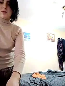 Snapshot of Gussie_Bridie chatting on October 15, 6:49 am Gussie Bridie online show from October 15, 6:49 am