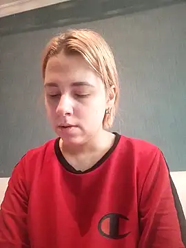 Snapshot of Gussie_Bridie chatting on December 2, 9:10 am Gussie Bridie online show from December 2, 9:10 am