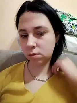 Snapshot of Gussie_Bridie chatting on October 5, 5:01 am Gussie Bridie online show from October 5, 5:01 am