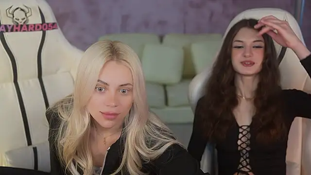 Britney054 online show from February 2, 7:57 pm