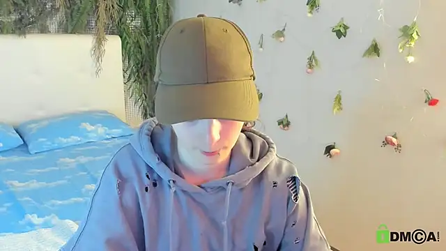 Alina Mills online show from April 26, 5:43 pm