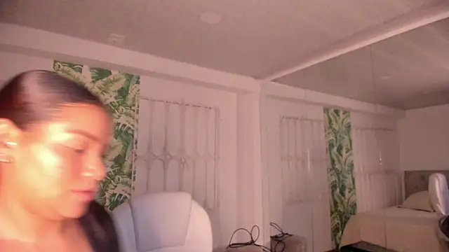 loly marce online show from April 20, 8:34 pm