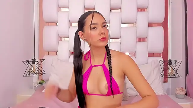 EmmyCruzZ online show from November 1, 7:29 pm