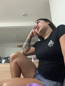 Pretty Isadora online show from April 21, 1:42 am