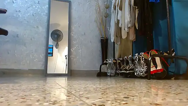 Samantabrown  online show from February 28, 12:04 pm