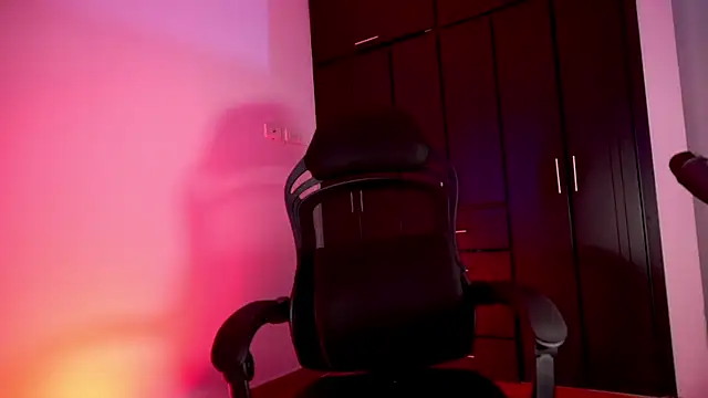 petitevictoria online show from March 30, 7:08 am