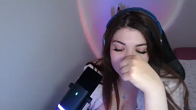 helengilmor online show from April 25, 3:20 pm