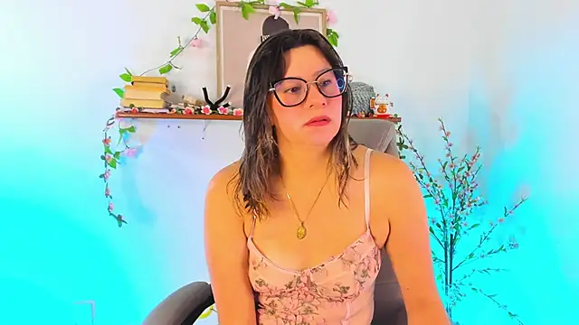 Chanelll Taylorr  online show from March 28, 12:15 pm