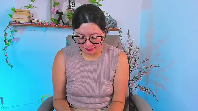 Chanelll Taylorr  online show from February 26, 1:10 pm