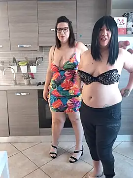 carolyne2023 online show from April 18, 7:33 am