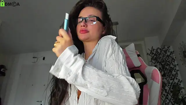 IreneVON online show from March 28, 9:09 am