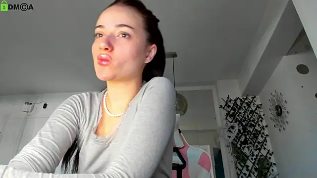 IreneVON online show from April 26, 4:21 am