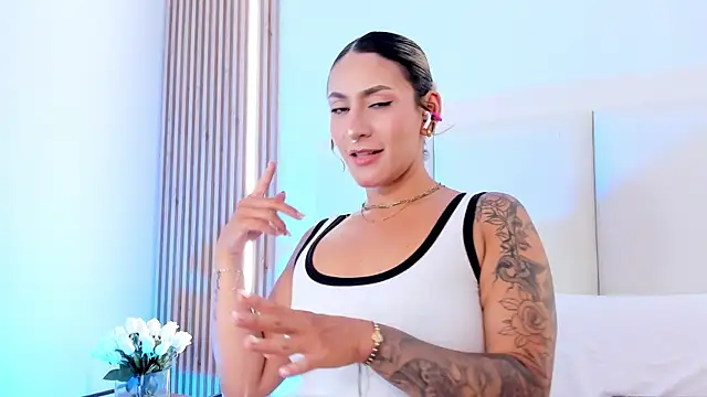 Emily robertss online show from April 24, 7:27 pm