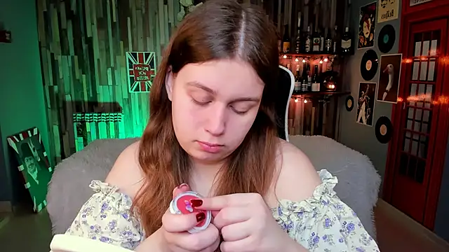 FioraMarmoris online show from April 15, 6:03 am