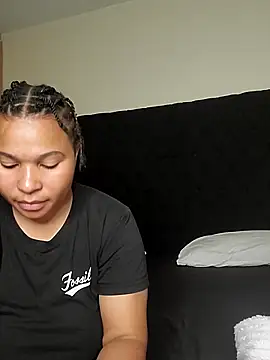 R-thequeen online show from December 3, 12:51 pm