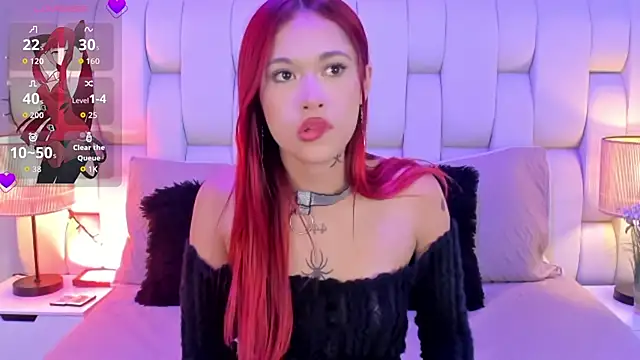 SkinnyFoxy online show from January 6, 9:29 pm