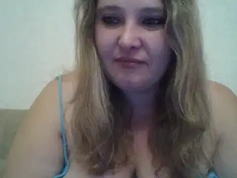 Snapshot of ParisMimi chatting on October 7, 7:13 am ParisMimi online show from October 7, 7:13 am