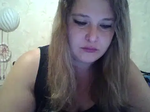 Snapshot of ParisMimi chatting on September 29, 6:40 am ParisMimi online show from September 29, 6:40 am