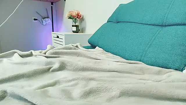 AliseSexyDoll777 online show from April 22, 6:38 pm