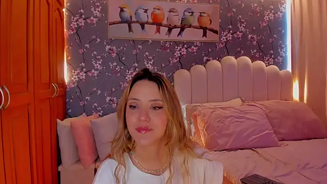 martinaaricci online show from April 21, 1:40 pm