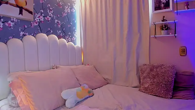 martinaaricci online show from April 22, 3:53 pm