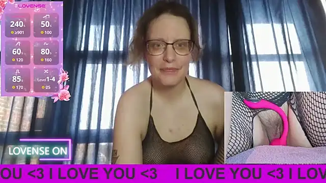 PernillaGirl online show from April 12, 4:21 pm