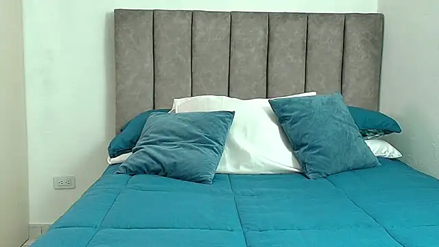 karina lewis  online show from June 9, 5:29 am