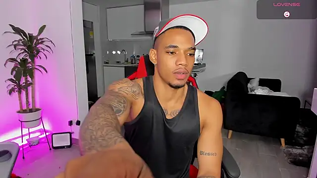 TROYWESLY- online show from November 5, 11:32 pm