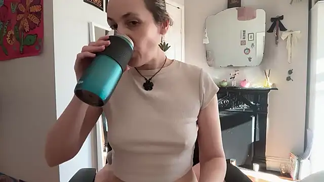 Littlelolo60 online show from April 21, 4:58 pm