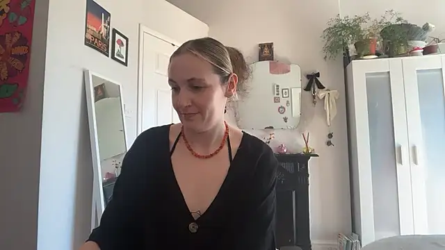 Littlelolo60 online show from April 24, 1:36 pm