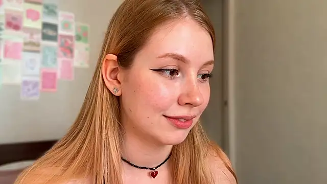 HoneyAudrey online show from March 31, 3:28 am