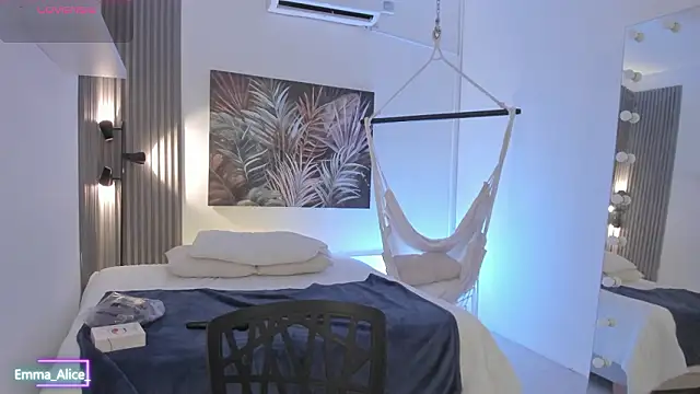 emma alice  online show from March 12, 11:24 am